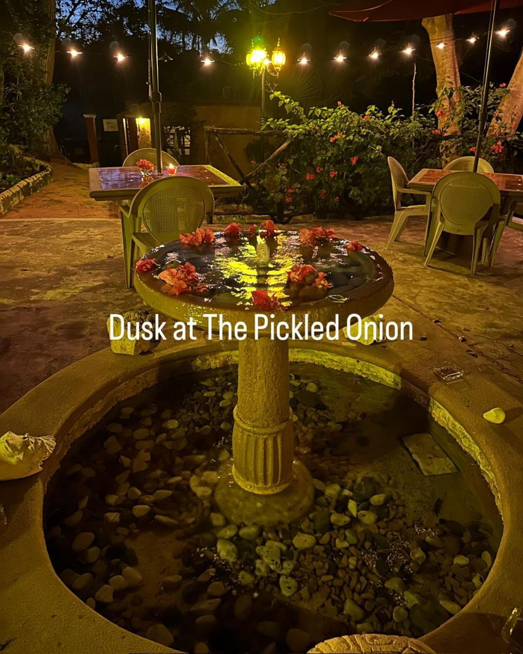 The Pickled Onion B&B And Restaurant Uxmal Santa Elena エクステリア 写真