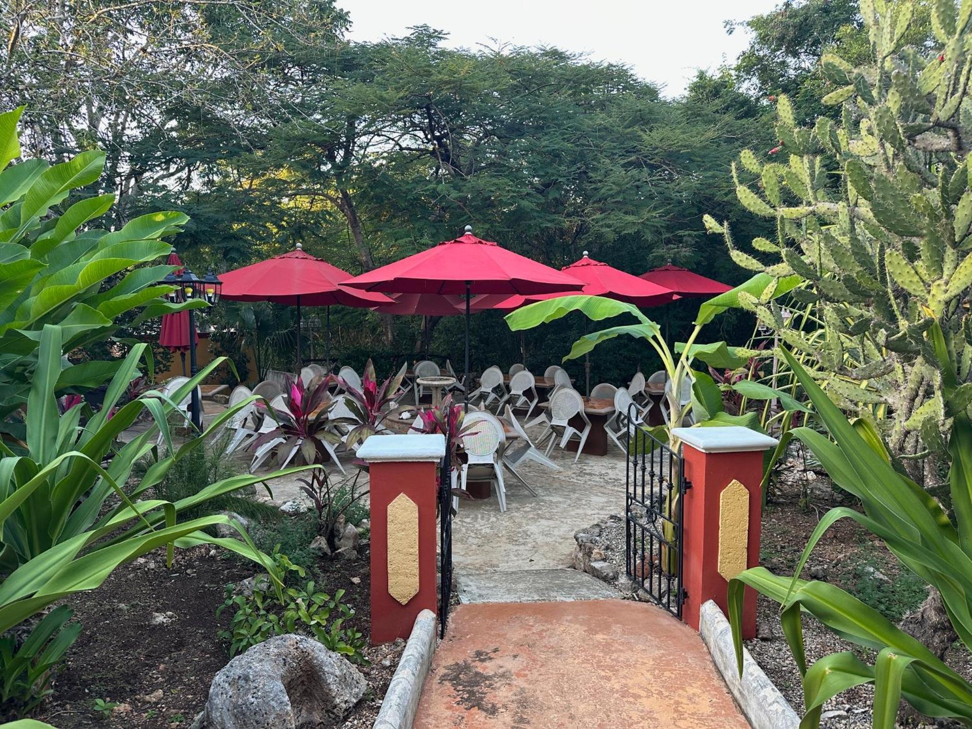 The Pickled Onion B&B And Restaurant Uxmal Santa Elena エクステリア 写真