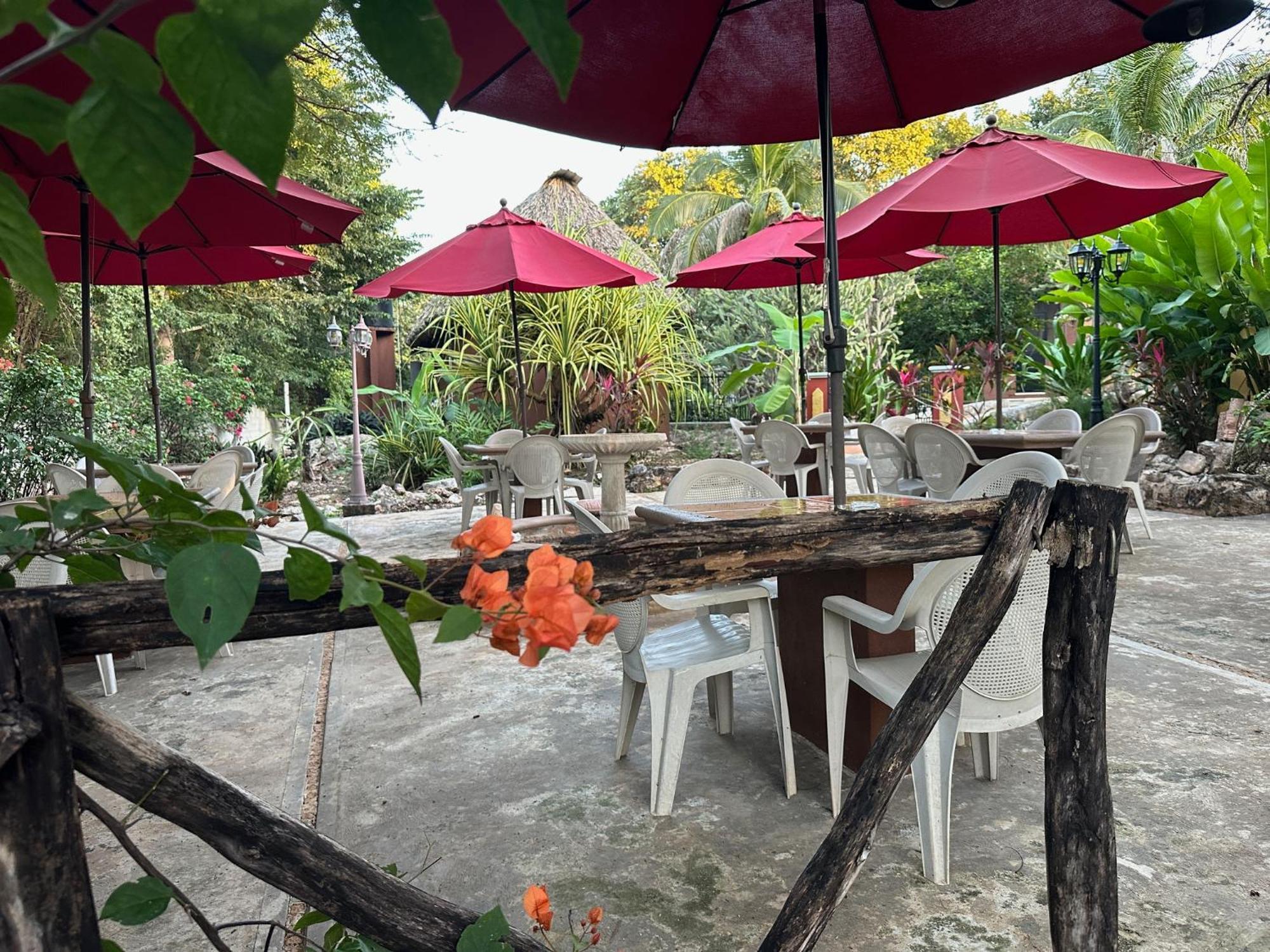 The Pickled Onion B&B And Restaurant Uxmal Santa Elena エクステリア 写真