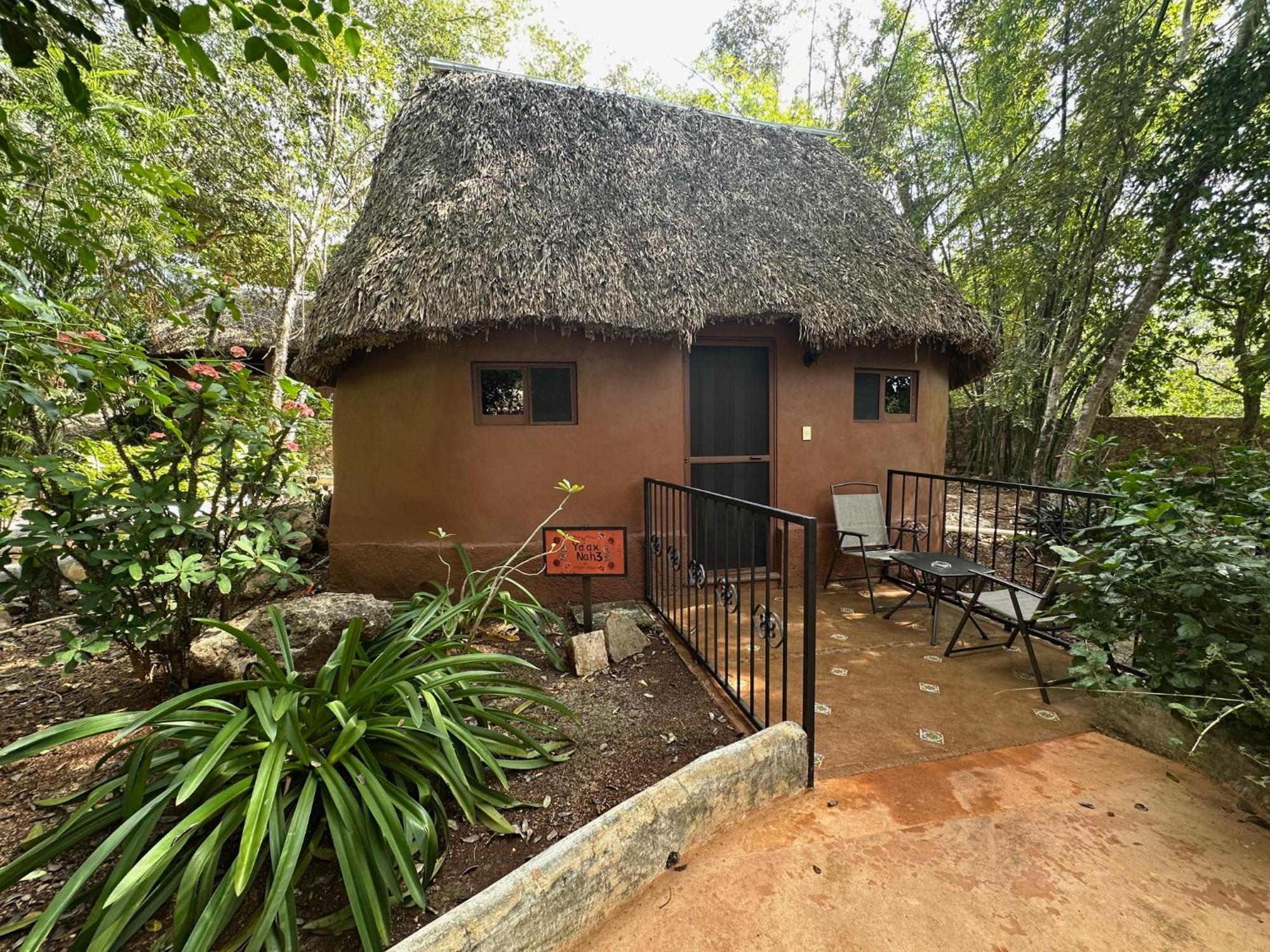 The Pickled Onion B&B And Restaurant Uxmal Santa Elena エクステリア 写真