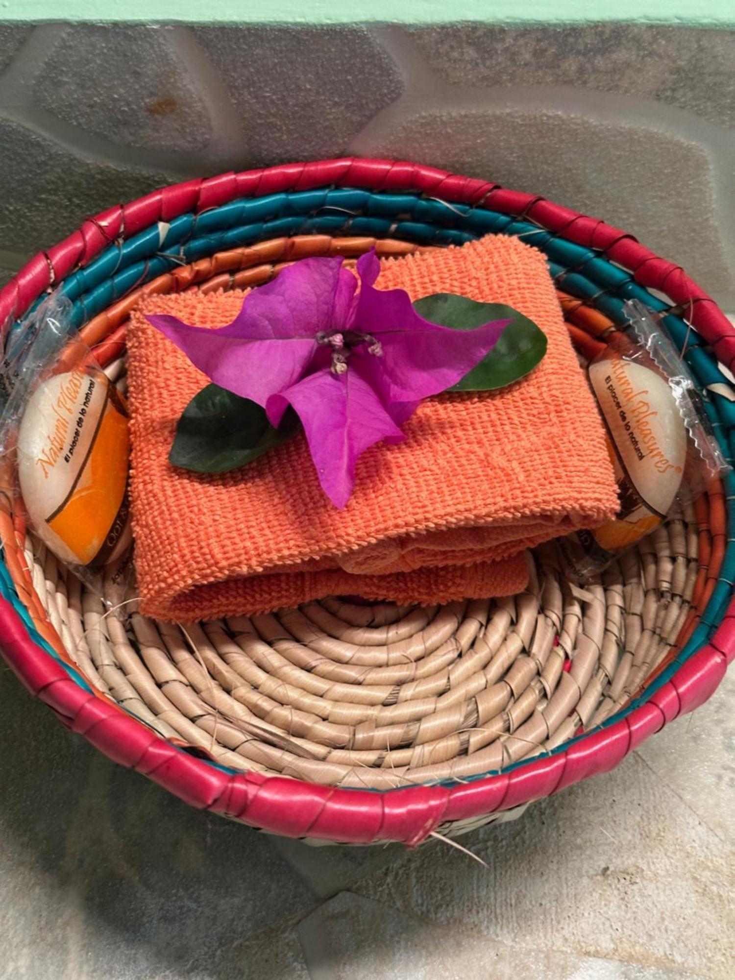 The Pickled Onion B&B And Restaurant Uxmal Santa Elena エクステリア 写真