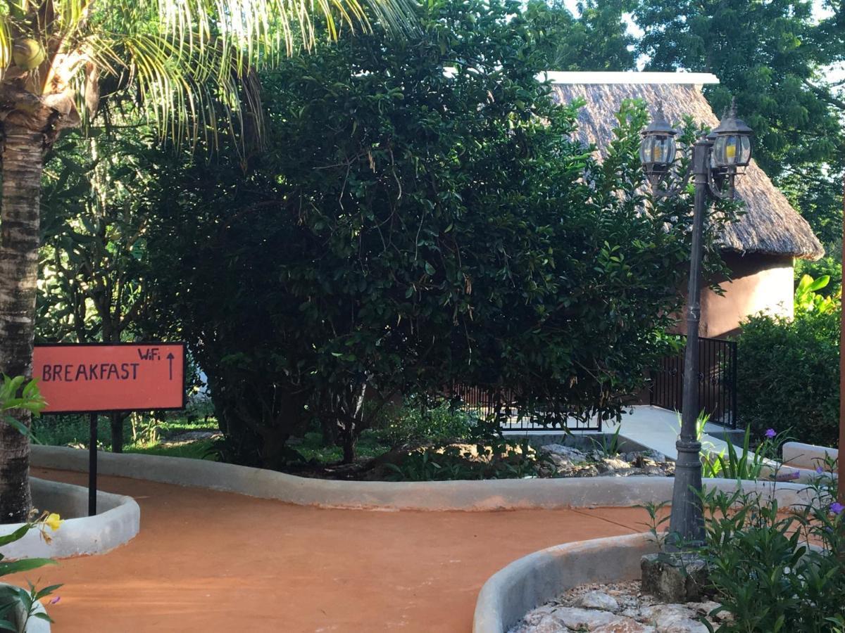 The Pickled Onion B&B And Restaurant Uxmal Santa Elena エクステリア 写真
